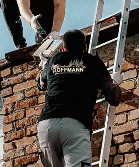 Dachdecker mit Werbetextilien
